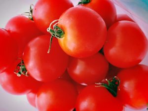 新地町産のトマトを撮る、20240814