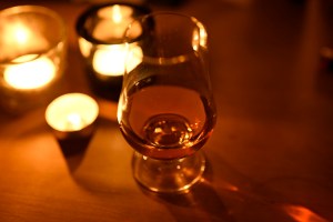 ウイスキーを注ぐ、Pouring Whiskey, 20250602