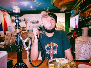 シーシャを吸いながらネパールについて教わる、忙しかった月夜に”Child Of The Moon”、0km, 20251006