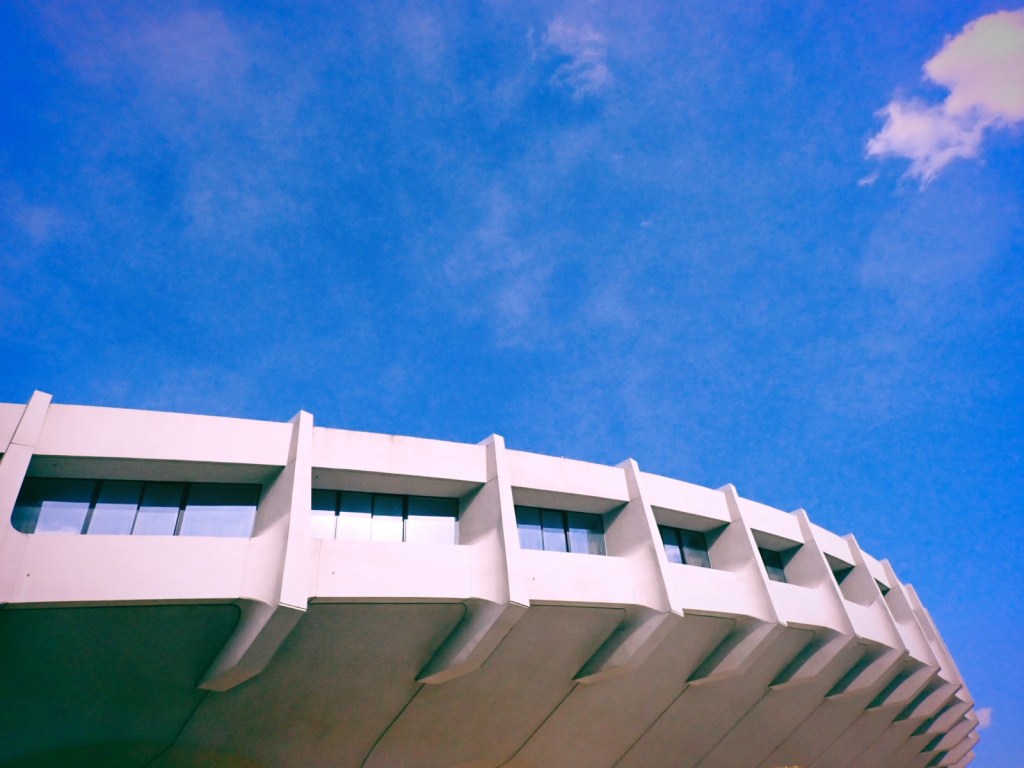 凍る夜や林の奥に光る首都、10km, 20260122